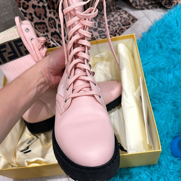 FENDI ROCKOKO LOGO COMBAT BOOT very good condition!! - Picture 2 of 16